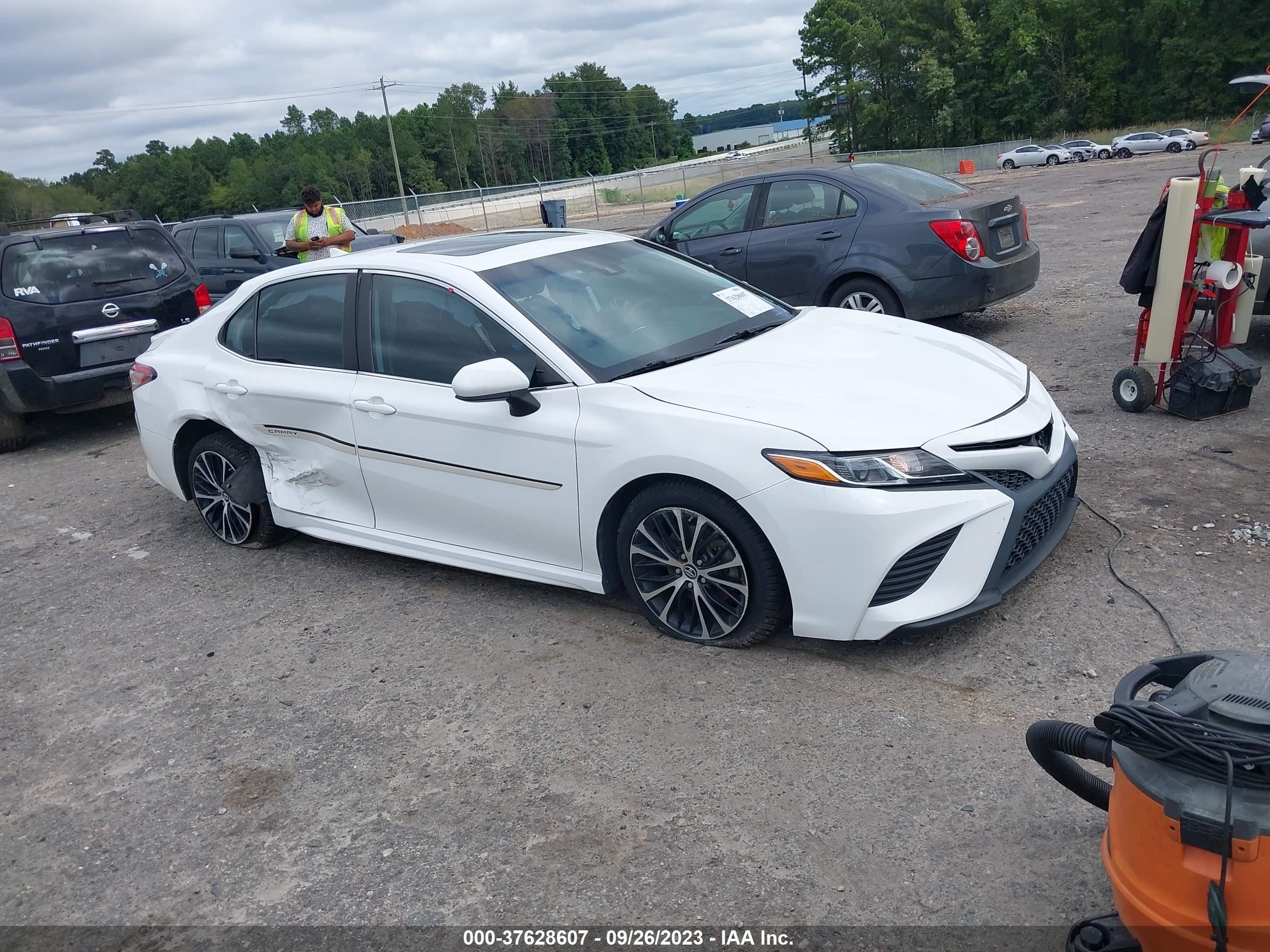 Photo 0 VIN: 4T1B11HK6KU210224 - TOYOTA CAMRY 