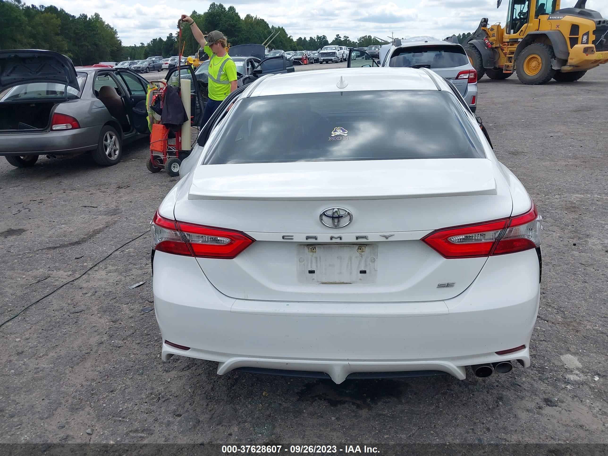 Photo 15 VIN: 4T1B11HK6KU210224 - TOYOTA CAMRY 