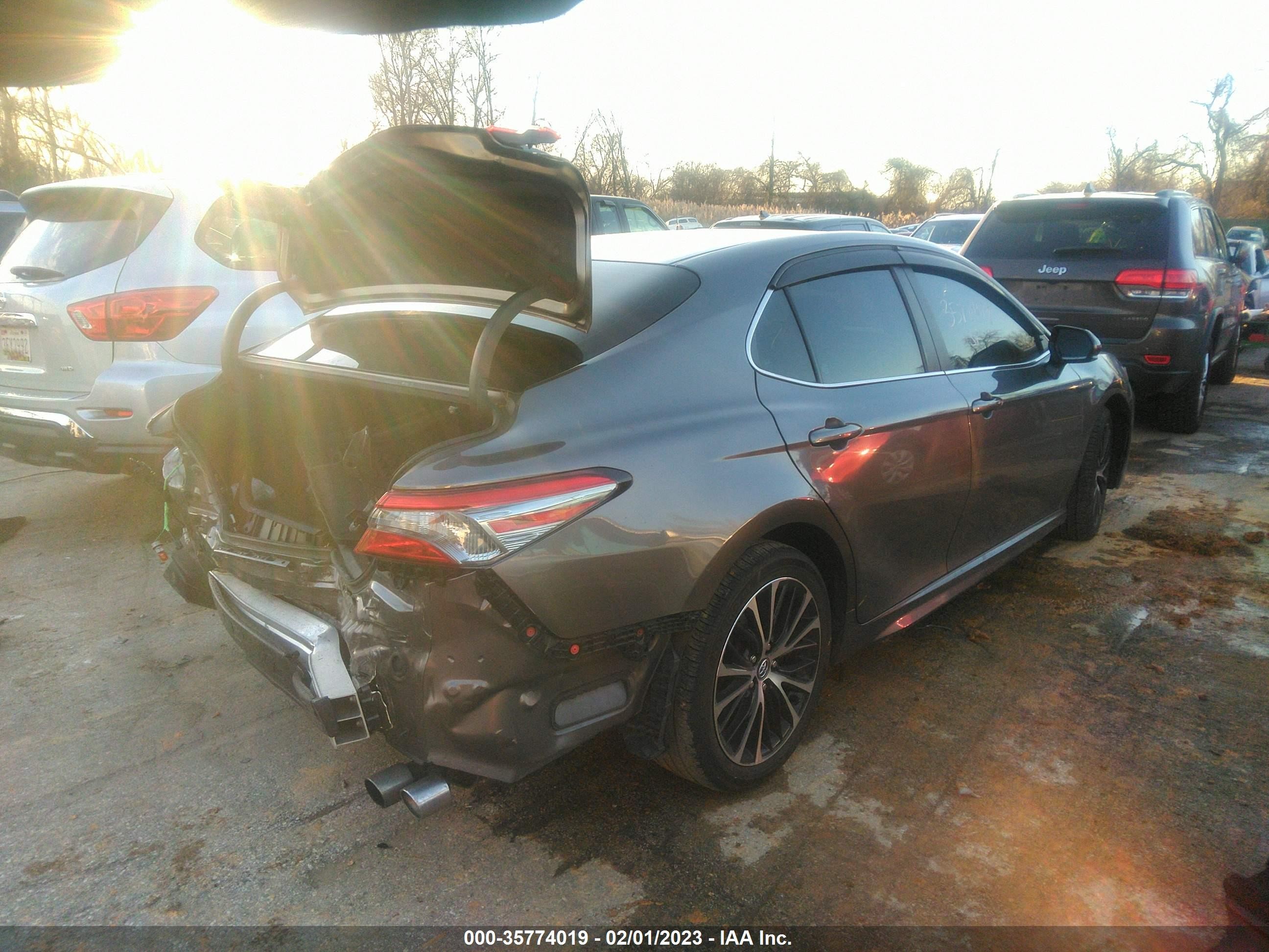 Photo 3 VIN: 4T1B11HK6KU714448 - TOYOTA CAMRY 