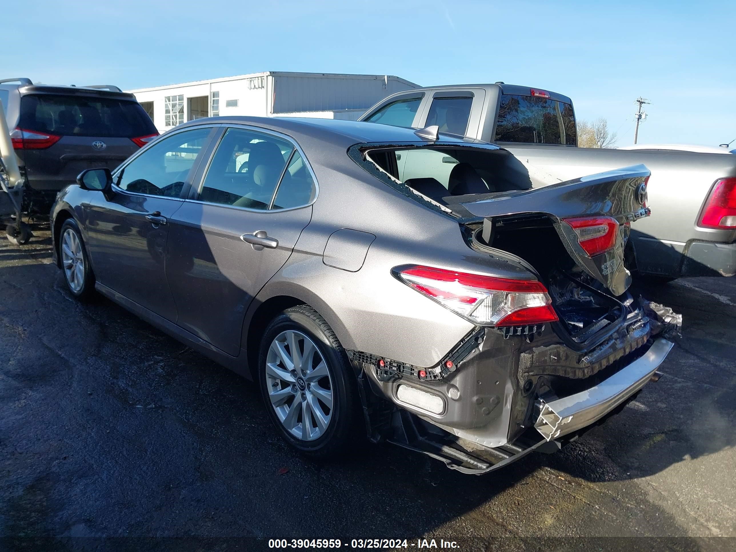 Photo 2 VIN: 4T1B11HK6KU791126 - TOYOTA CAMRY 