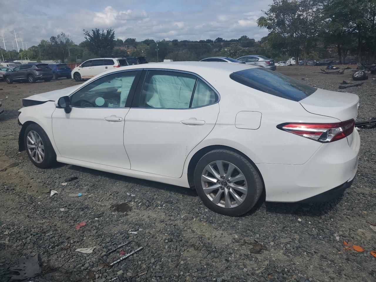 Photo 1 VIN: 4T1B11HK7JU007101 - TOYOTA CAMRY 