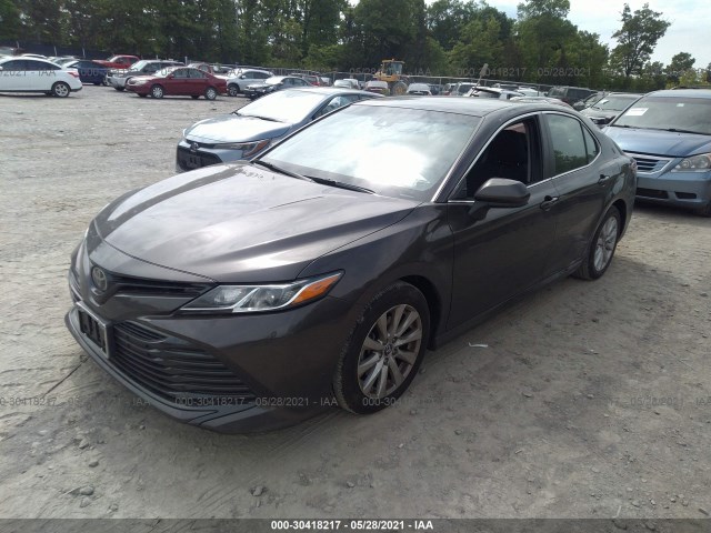 Photo 1 VIN: 4T1B11HK7JU009589 - TOYOTA CAMRY 