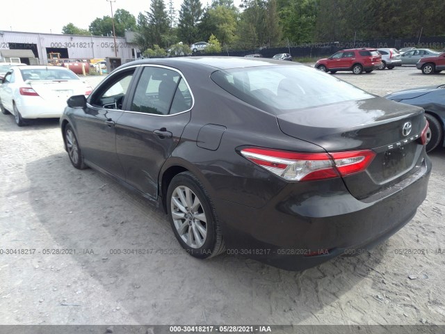 Photo 2 VIN: 4T1B11HK7JU009589 - TOYOTA CAMRY 