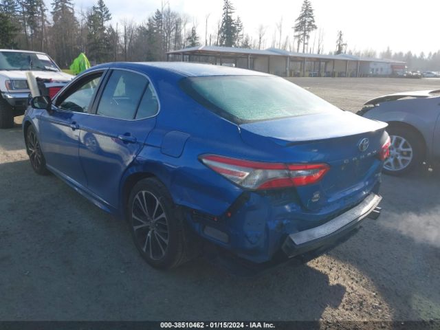 Photo 2 VIN: 4T1B11HK7JU012010 - TOYOTA CAMRY 