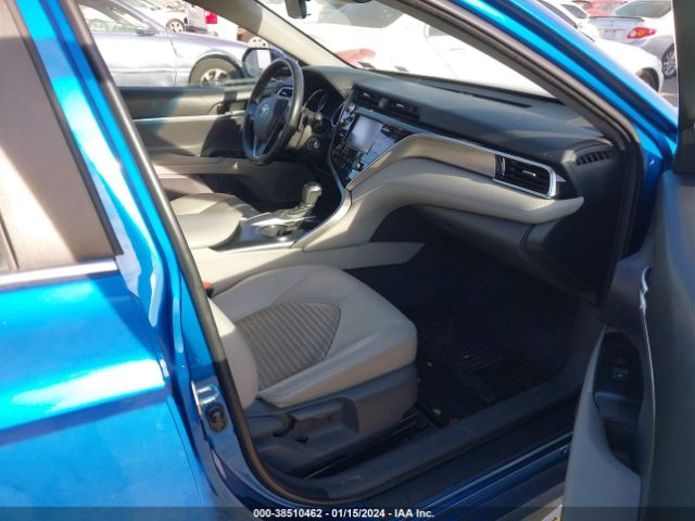 Photo 4 VIN: 4T1B11HK7JU012010 - TOYOTA CAMRY 