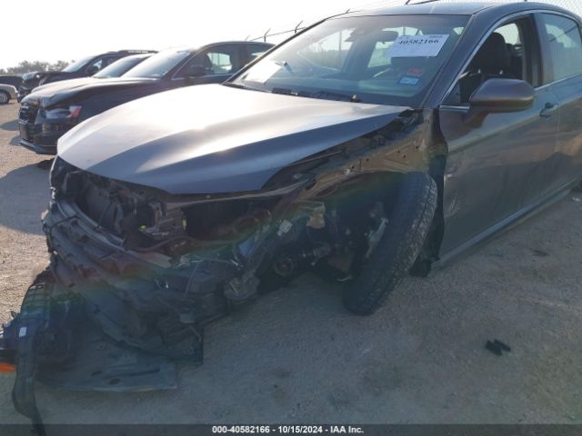 Photo 5 VIN: 4T1B11HK7JU012993 - TOYOTA CAMRY 