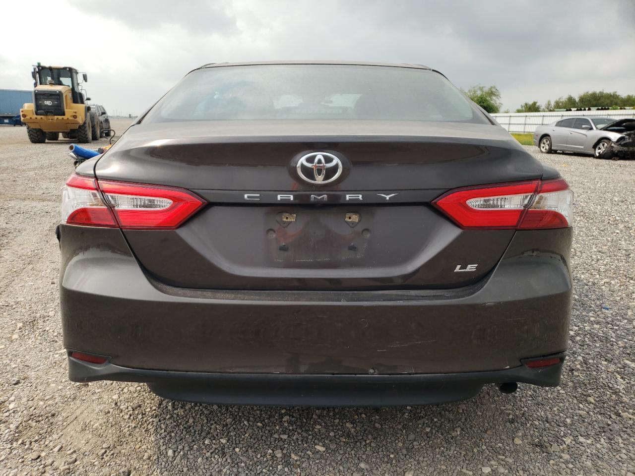 Photo 5 VIN: 4T1B11HK7JU014694 - TOYOTA CAMRY 