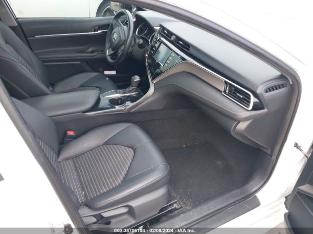 Photo 4 VIN: 4T1B11HK7JU016896 - TOYOTA CAMRY 