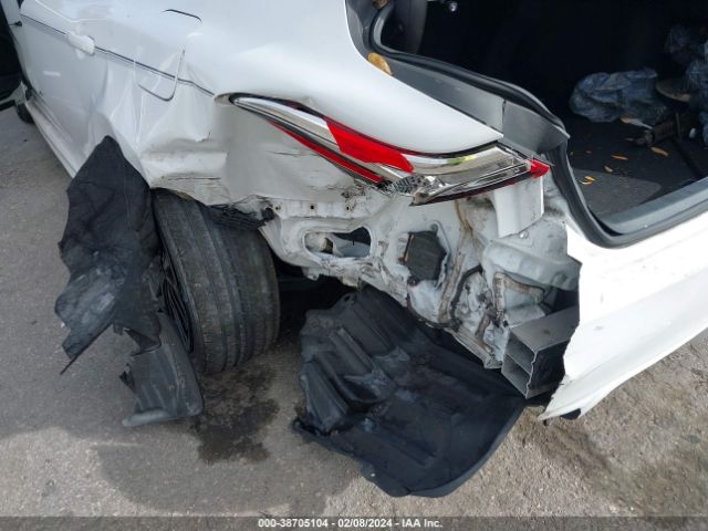 Photo 5 VIN: 4T1B11HK7JU016896 - TOYOTA CAMRY 