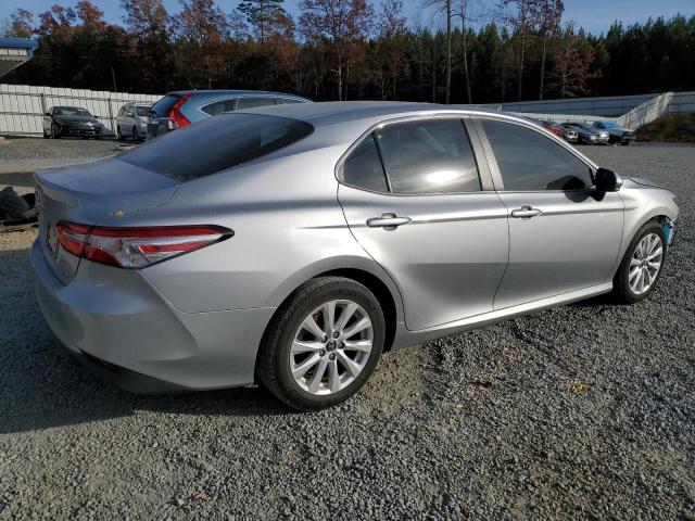 Photo 2 VIN: 4T1B11HK7JU019572 - TOYOTA CAMRY 