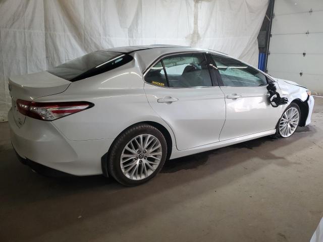 Photo 2 VIN: 4T1B11HK7JU022259 - TOYOTA CAMRY L 