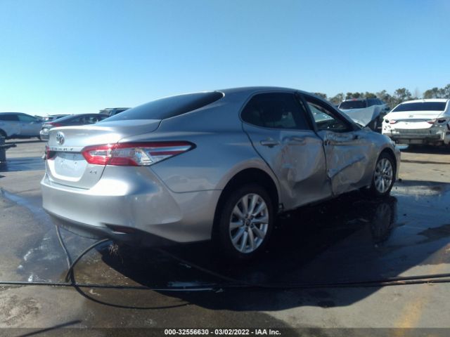 Photo 3 VIN: 4T1B11HK7JU025257 - TOYOTA CAMRY 