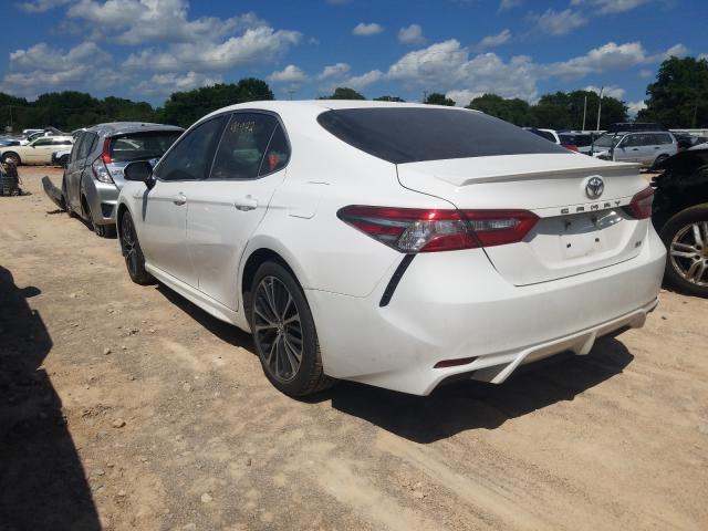 Photo 2 VIN: 4T1B11HK7JU026439 - TOYOTA CAMRY L 