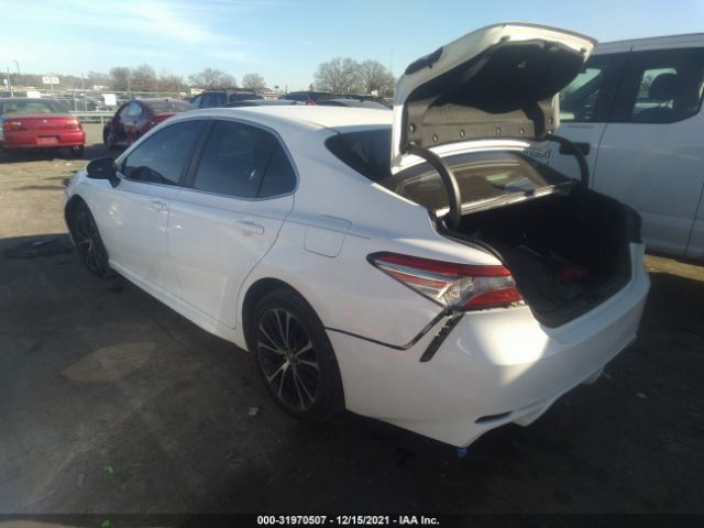 Photo 2 VIN: 4T1B11HK7JU026845 - TOYOTA CAMRY 