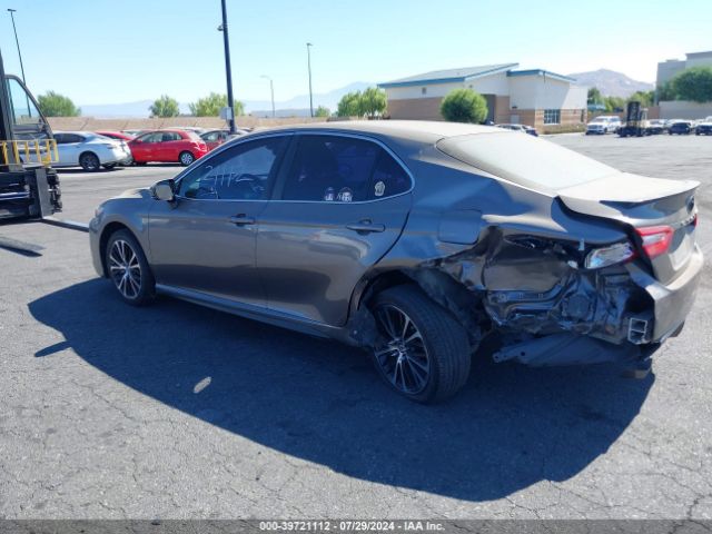 Photo 2 VIN: 4T1B11HK7JU030183 - TOYOTA CAMRY 