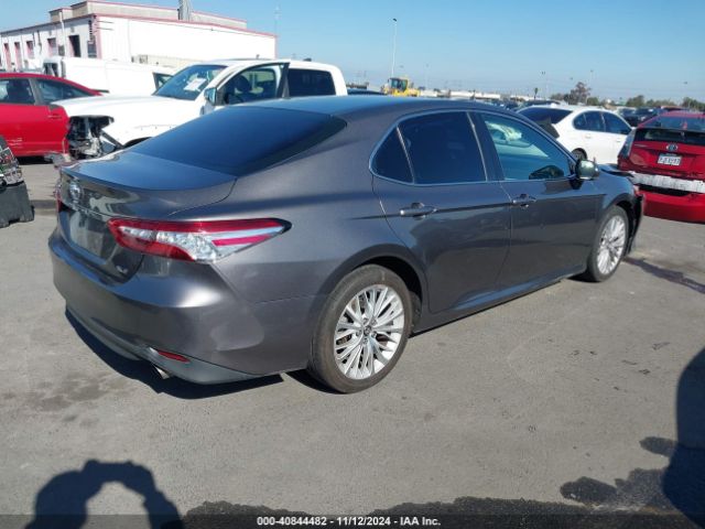 Photo 3 VIN: 4T1B11HK7JU047050 - TOYOTA CAMRY 