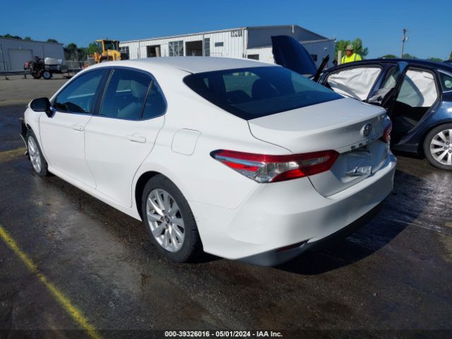 Photo 2 VIN: 4T1B11HK7JU059943 - TOYOTA CAMRY 