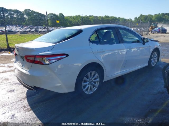 Photo 3 VIN: 4T1B11HK7JU059943 - TOYOTA CAMRY 