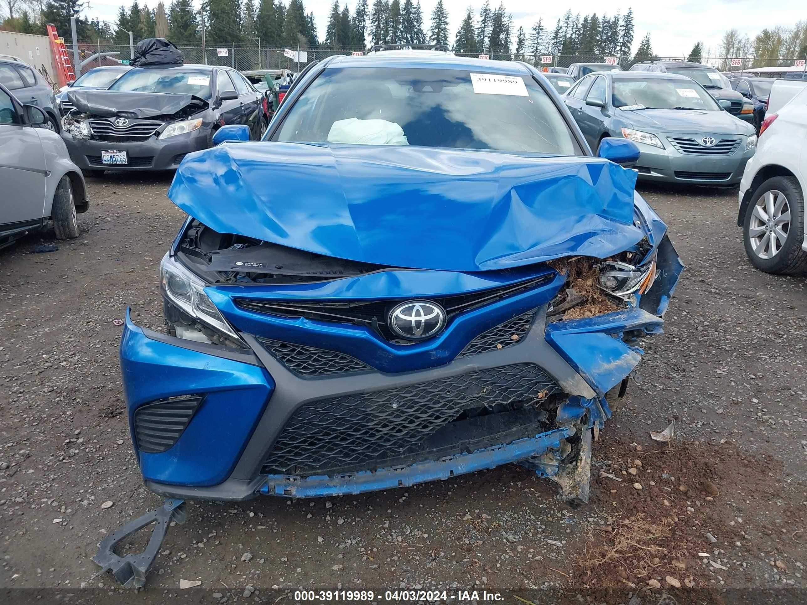 Photo 11 VIN: 4T1B11HK7JU067170 - TOYOTA CAMRY 