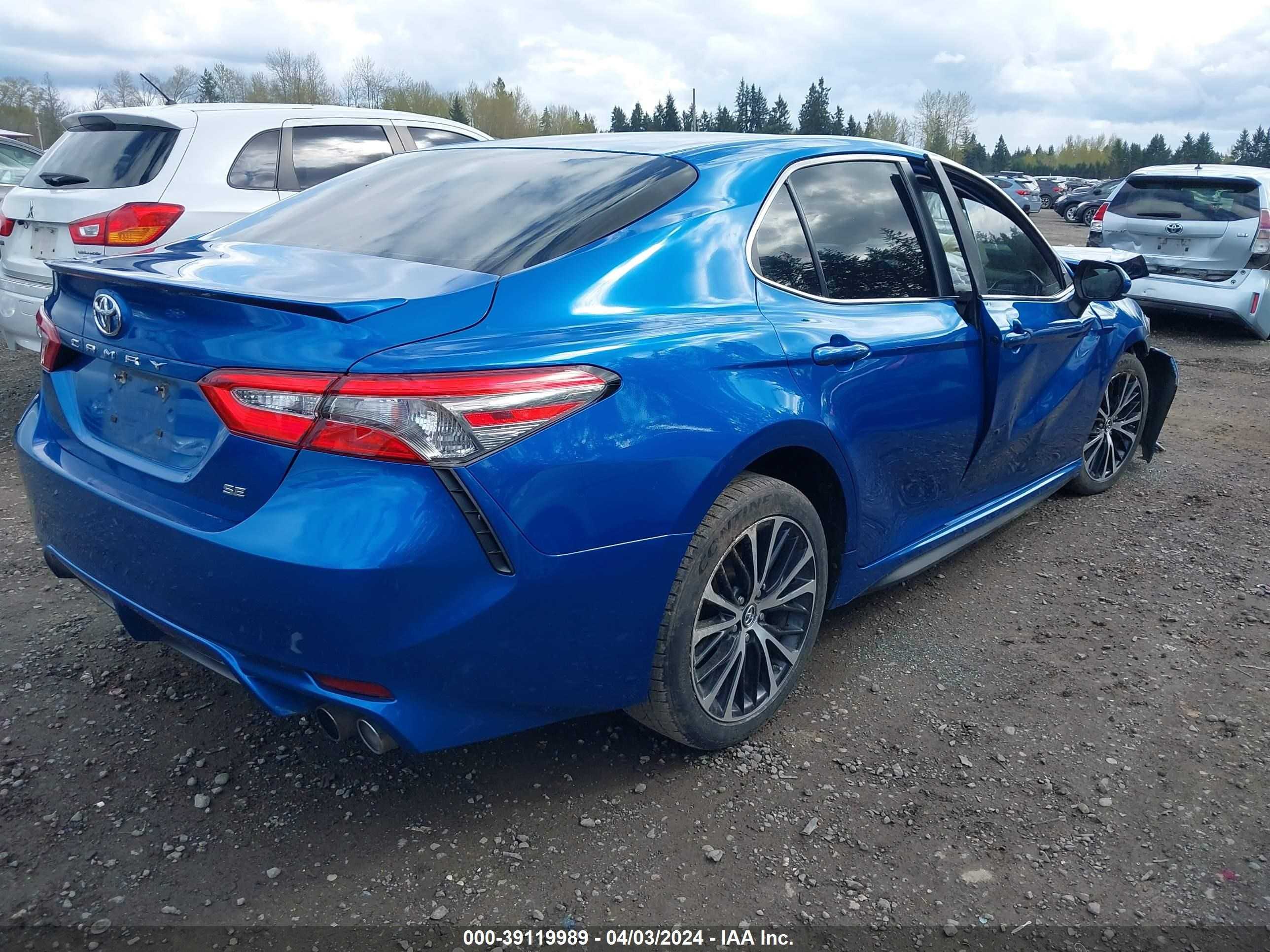 Photo 3 VIN: 4T1B11HK7JU067170 - TOYOTA CAMRY 