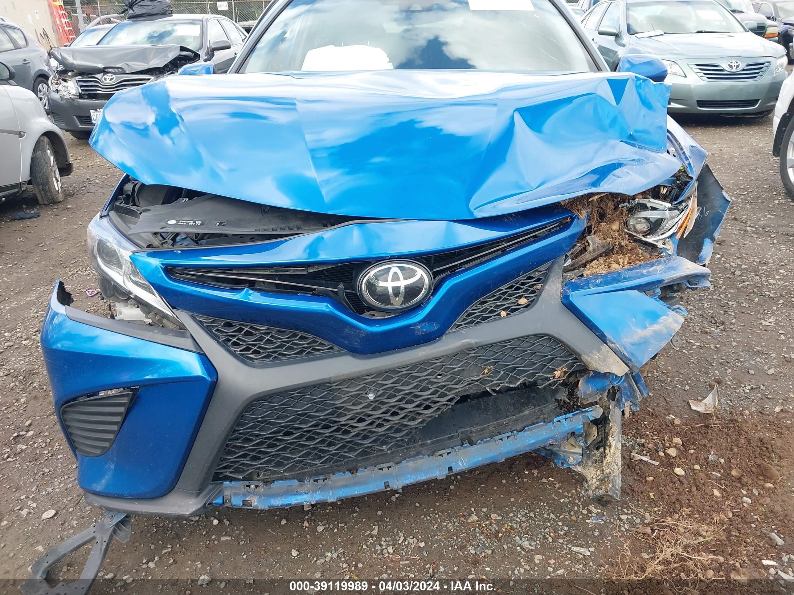 Photo 5 VIN: 4T1B11HK7JU067170 - TOYOTA CAMRY 