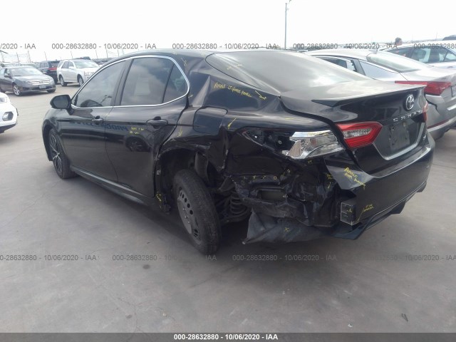 Photo 2 VIN: 4T1B11HK7JU067492 - TOYOTA CAMRY 