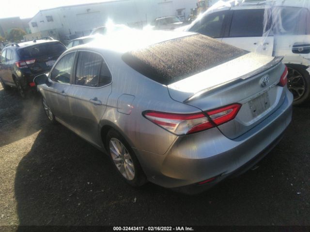 Photo 2 VIN: 4T1B11HK7JU067573 - TOYOTA CAMRY 