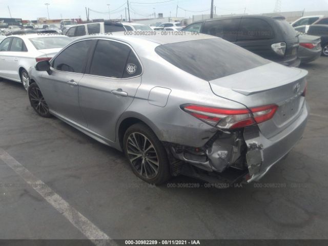 Photo 2 VIN: 4T1B11HK7JU076869 - TOYOTA CAMRY 