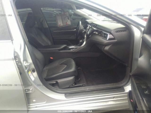 Photo 4 VIN: 4T1B11HK7JU076869 - TOYOTA CAMRY 