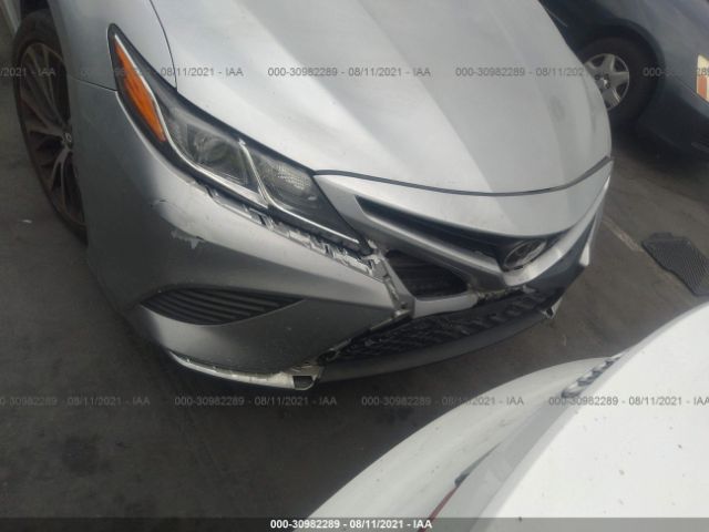 Photo 5 VIN: 4T1B11HK7JU076869 - TOYOTA CAMRY 