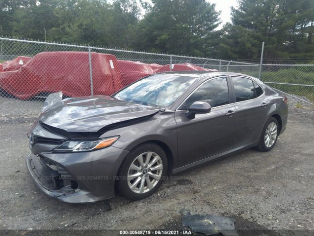 Photo 1 VIN: 4T1B11HK7JU082915 - TOYOTA CAMRY 