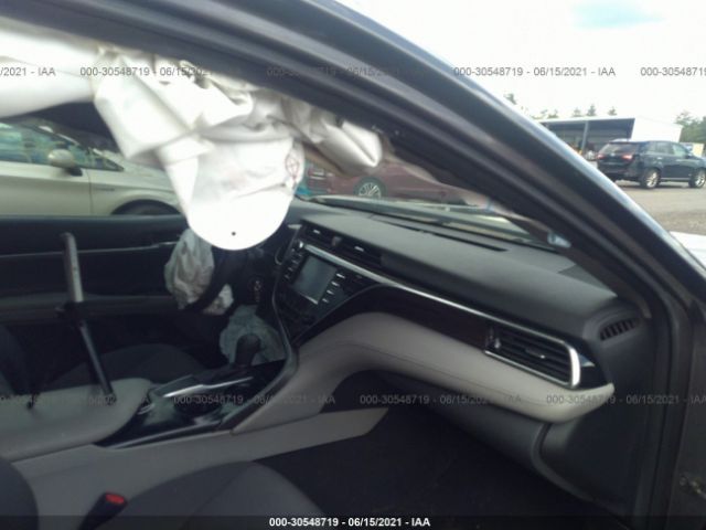 Photo 4 VIN: 4T1B11HK7JU082915 - TOYOTA CAMRY 