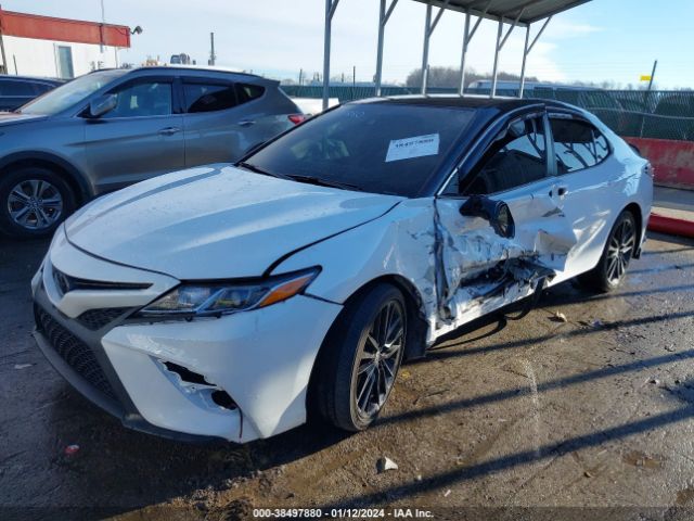 Photo 1 VIN: 4T1B11HK7JU097995 - TOYOTA CAMRY 