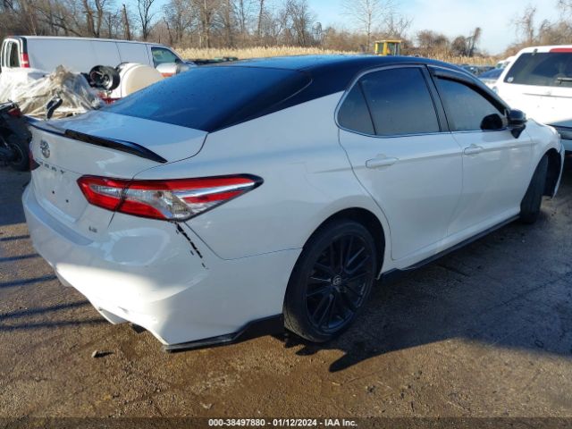 Photo 3 VIN: 4T1B11HK7JU097995 - TOYOTA CAMRY 