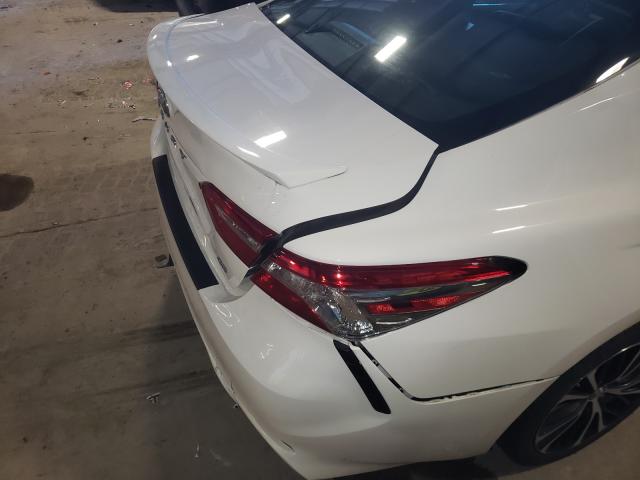 Photo 8 VIN: 4T1B11HK7JU108400 - TOYOTA CAMRY L 