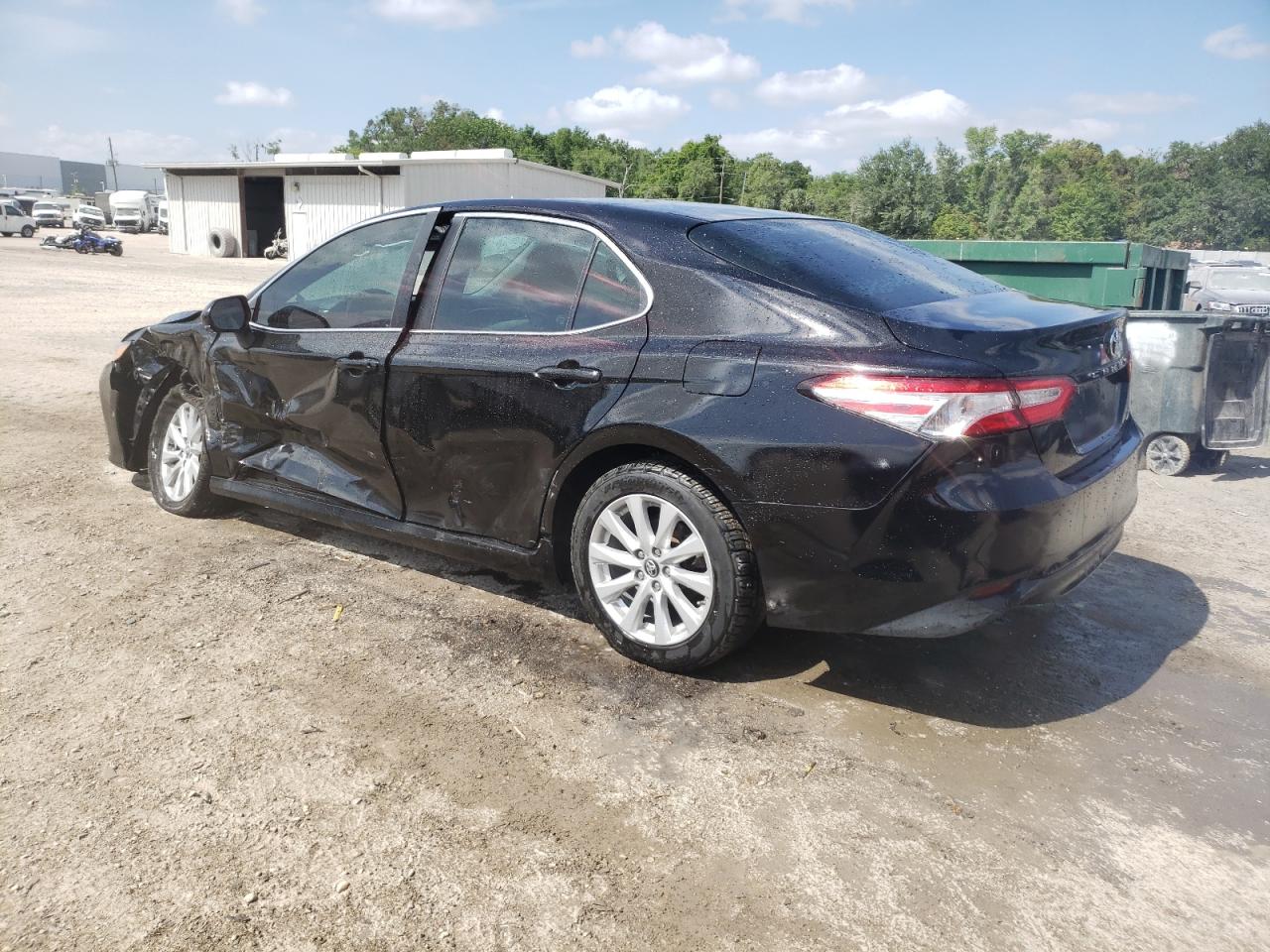 Photo 1 VIN: 4T1B11HK7JU115959 - TOYOTA CAMRY 