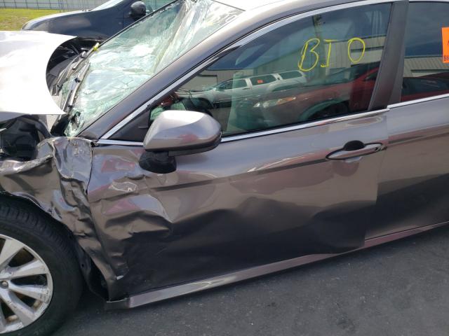 Photo 9 VIN: 4T1B11HK7JU118652 - TOYOTA CAMRY L 