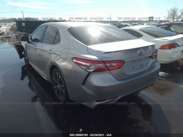 Photo 2 VIN: 4T1B11HK7JU127190 - TOYOTA CAMRY 