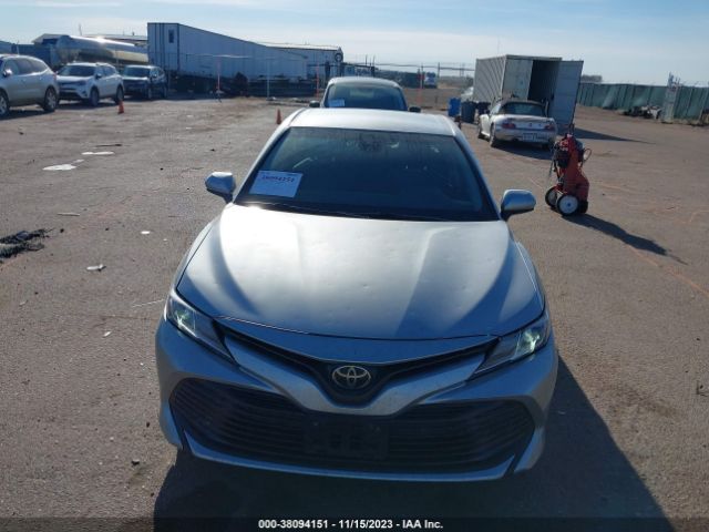 Photo 5 VIN: 4T1B11HK7JU138268 - TOYOTA CAMRY 