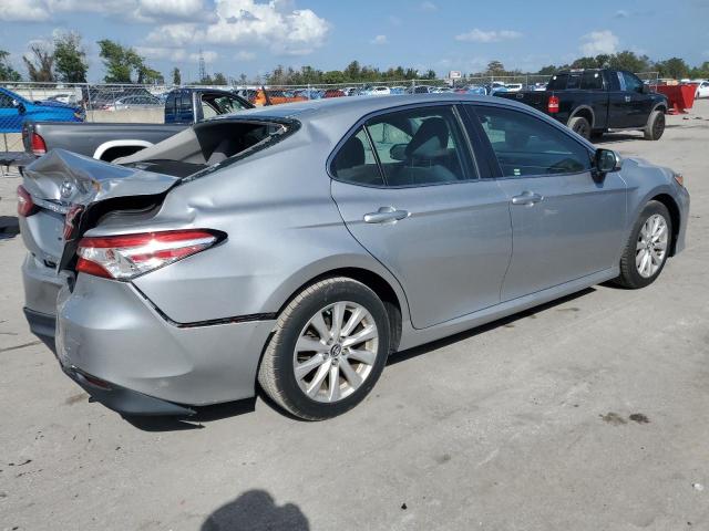 Photo 2 VIN: 4T1B11HK7JU143213 - TOYOTA CAMRY L 