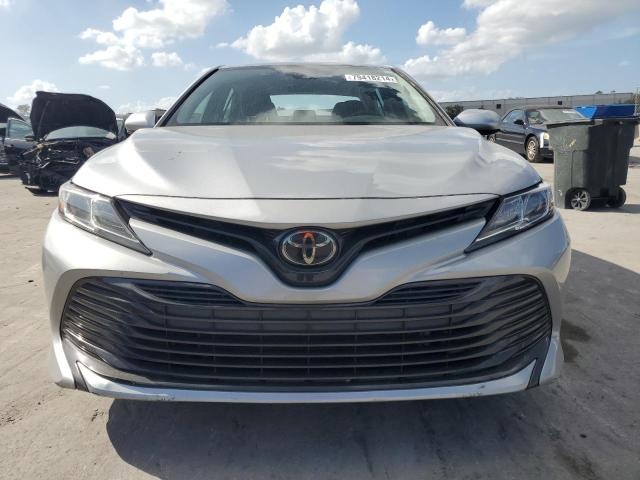 Photo 4 VIN: 4T1B11HK7JU143213 - TOYOTA CAMRY L 