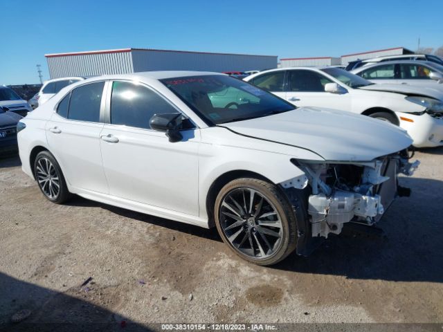 Photo 0 VIN: 4T1B11HK7JU150744 - TOYOTA CAMRY 