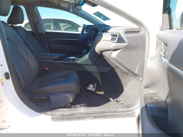 Photo 4 VIN: 4T1B11HK7JU150744 - TOYOTA CAMRY 