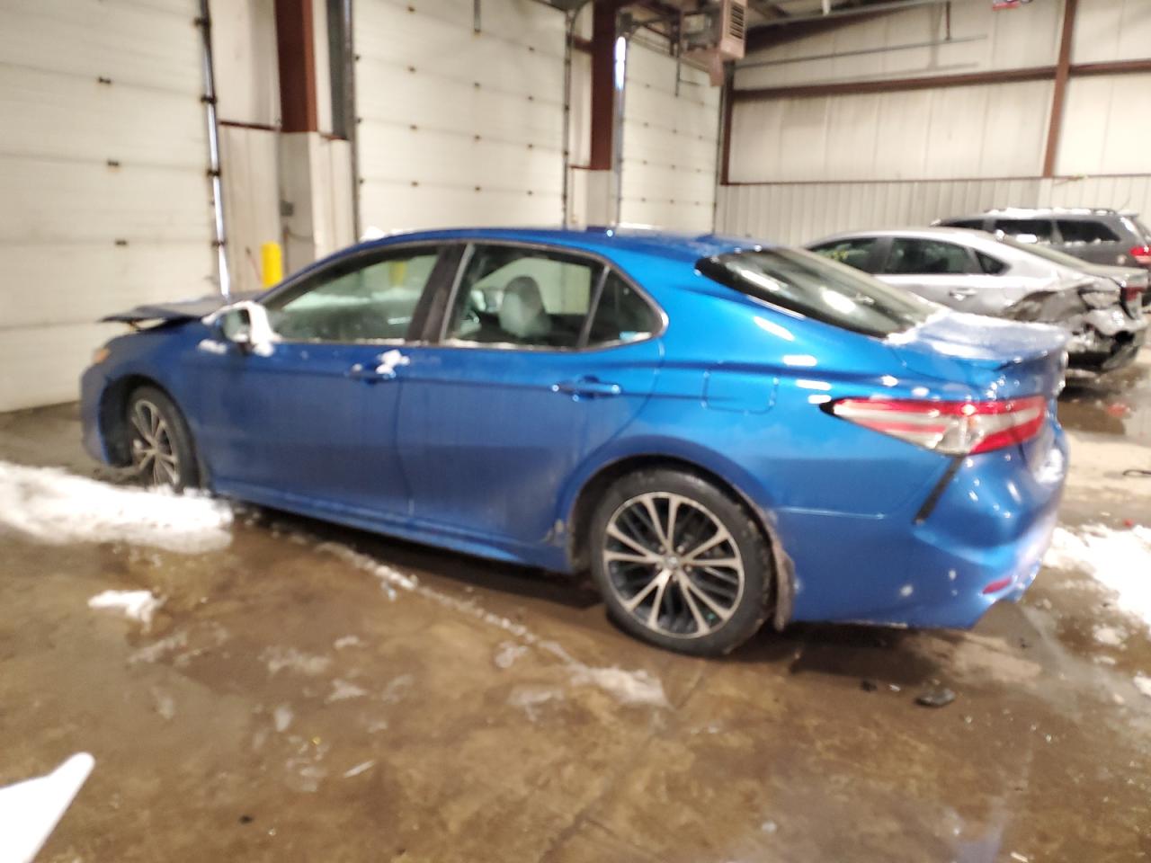 Photo 1 VIN: 4T1B11HK7JU152929 - TOYOTA CAMRY 