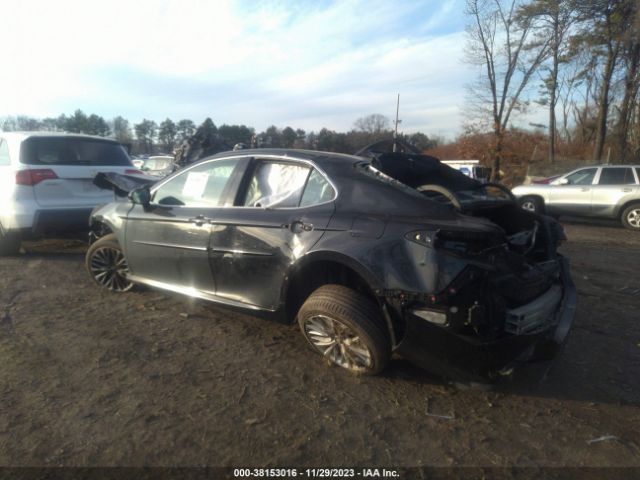 Photo 2 VIN: 4T1B11HK7JU156107 - TOYOTA CAMRY 