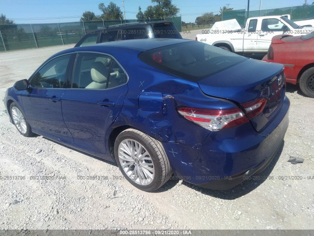 Photo 2 VIN: 4T1B11HK7JU509820 - TOYOTA CAMRY 