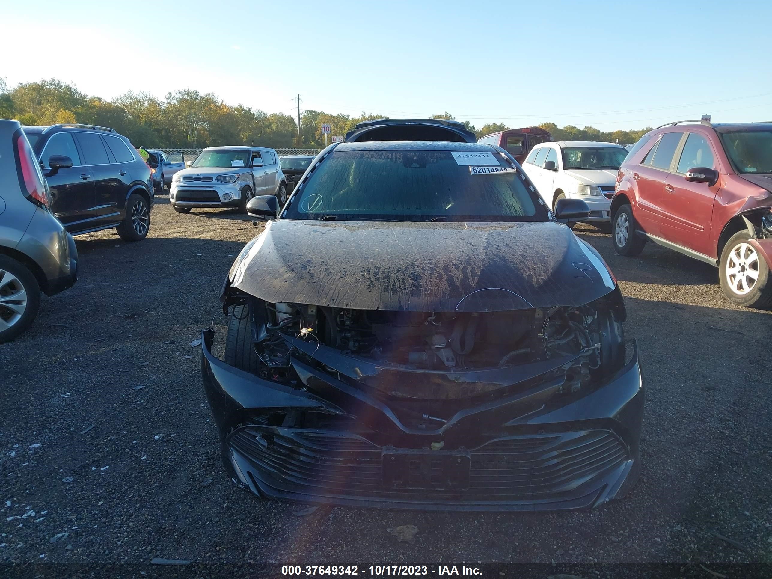 Photo 12 VIN: 4T1B11HK7JU509977 - TOYOTA CAMRY 