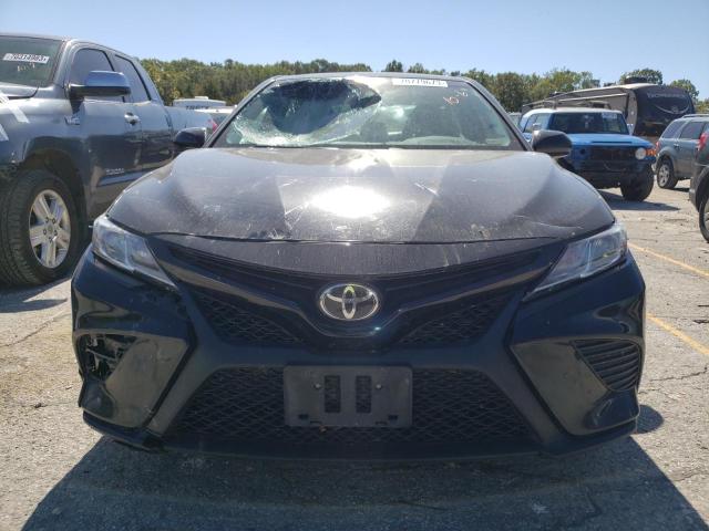 Photo 4 VIN: 4T1B11HK7JU518940 - TOYOTA CAMRY 