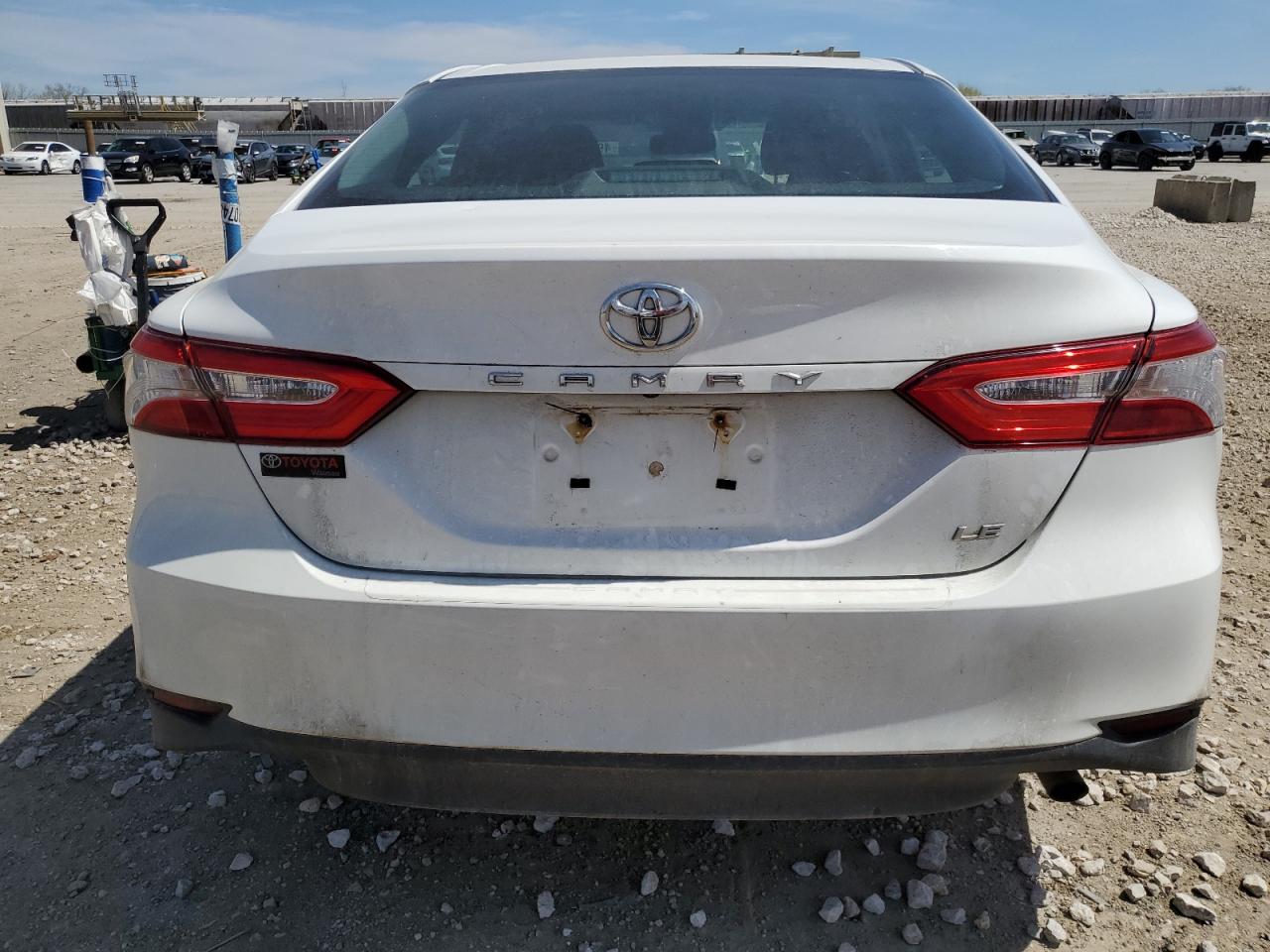 Photo 5 VIN: 4T1B11HK7JU535592 - TOYOTA CAMRY 