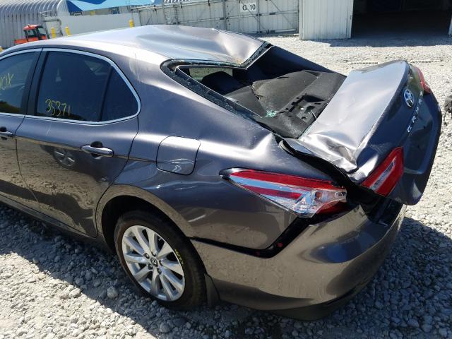 Photo 8 VIN: 4T1B11HK7JU538363 - TOYOTA CAMRY L 